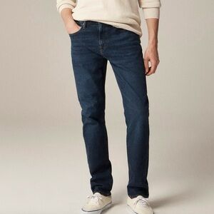 Jcrew Men’s 484 Slim Straight Jeans in One-Year Wash.